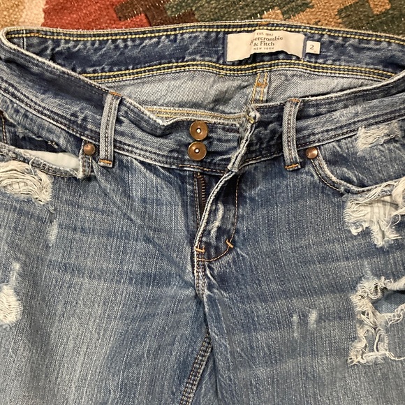 Abercrombie & Fitch Stylish Blue Distressed Women's Jeans - Picture 8 of 12
